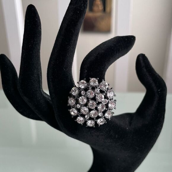 Selfie-Confidence Ring    - Picture 1 of 4